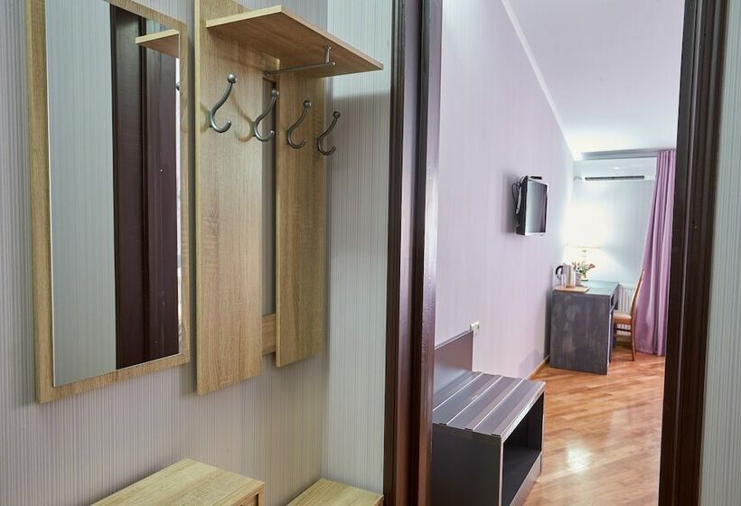 هتل Antique Resorts