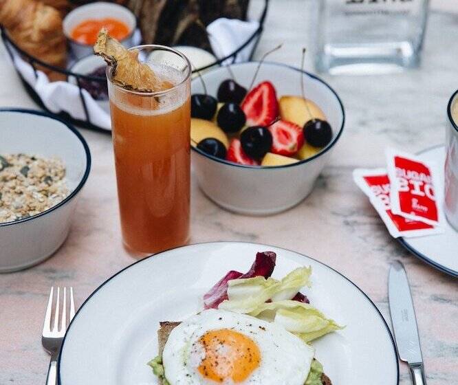 هتل Esqina Cosmopolitan Lodge