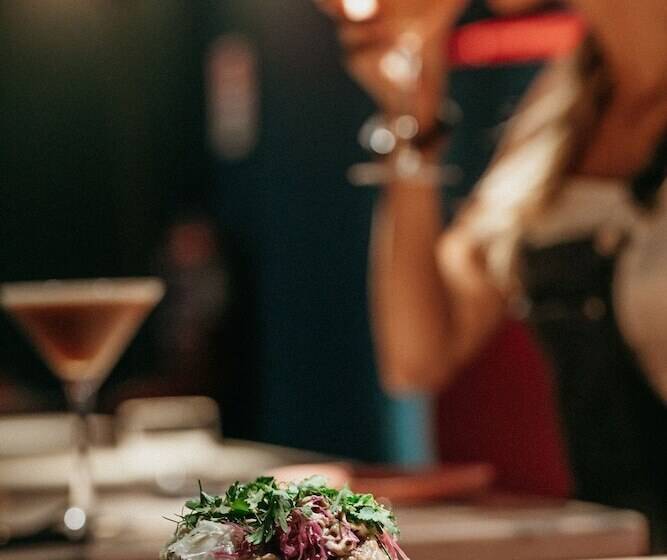 هتل Esqina Cosmopolitan Lodge