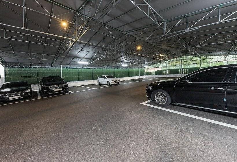 בית מלון כפרי Gimhae Samgye Brown Dot