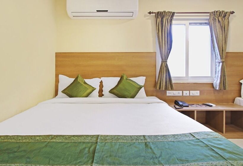 Itsy Hotels Jansi Residency