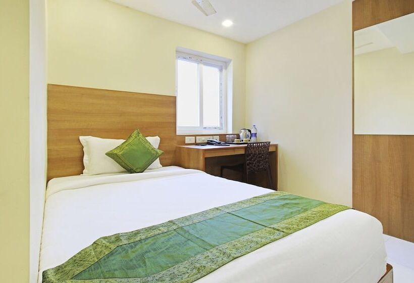 Itsy Hotels Jansi Residency