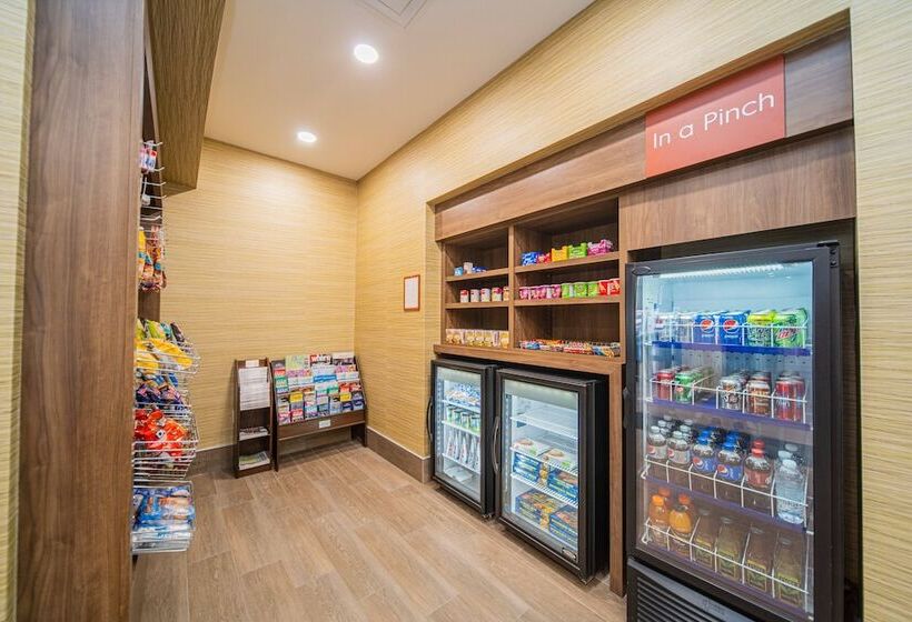 فندق Towneplace Suites By Marriott Brantford And Conference Centre