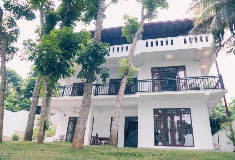 Пансион The Green Lagoon Villa