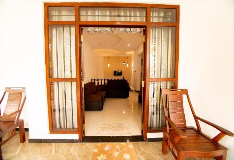 Пансион The Green Lagoon Villa