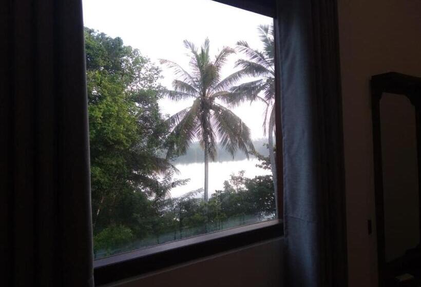 Пансион The Green Lagoon Villa