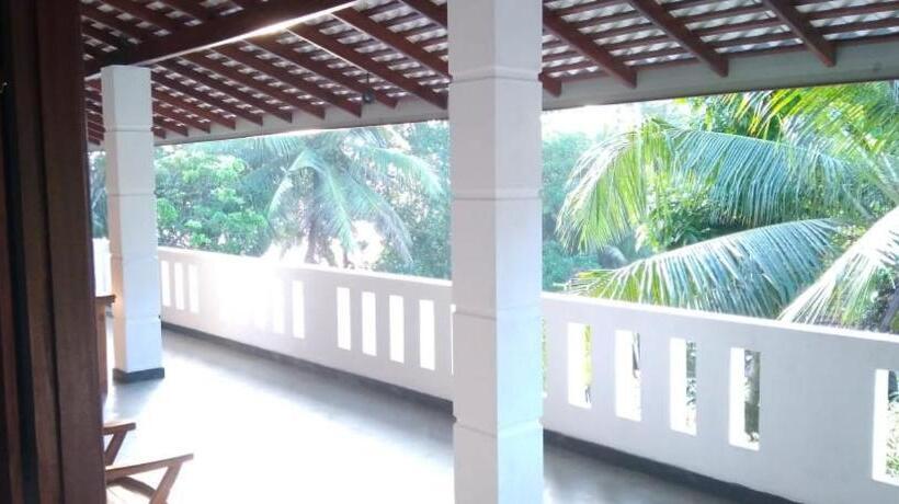 Пансион The Green Lagoon Villa