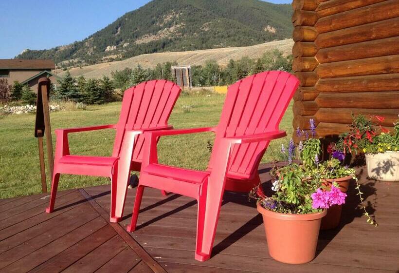فندق صغير Inn On The Beartooth B&b