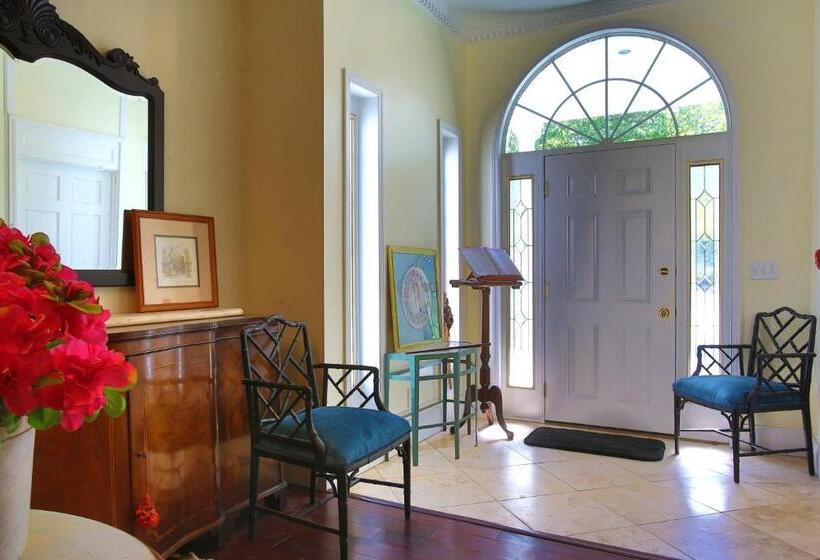 مبيت وإفطار Inntiquity, A Country Inn