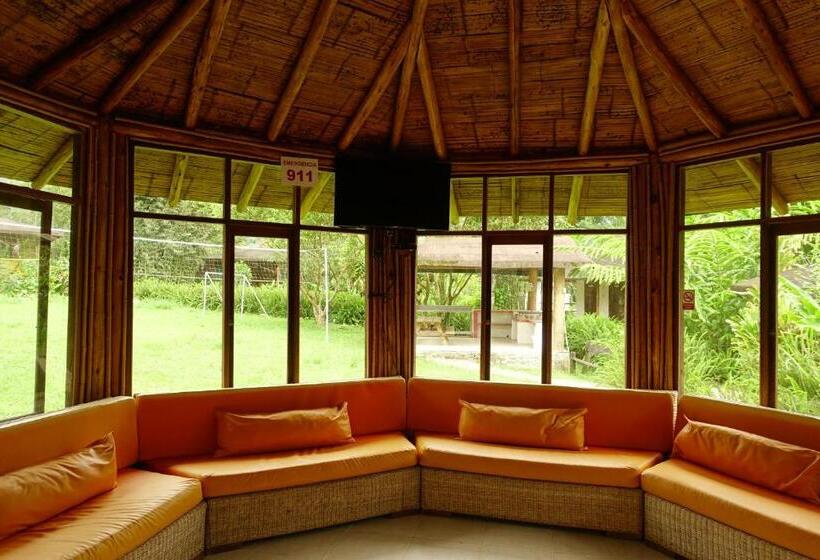 هتل Cabañas Bambu Mindo