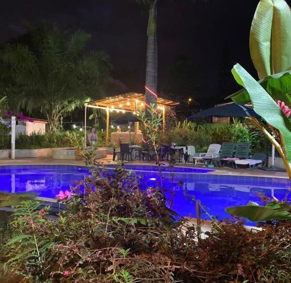 هتل Cabañas Bambu Mindo