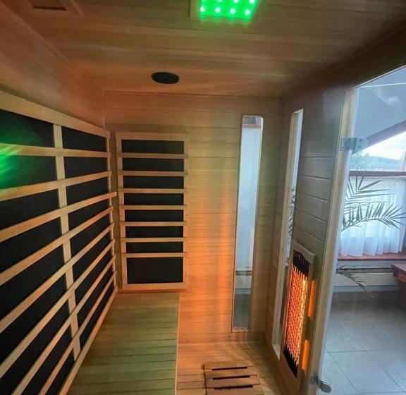 בית מלון כפרי Hunor