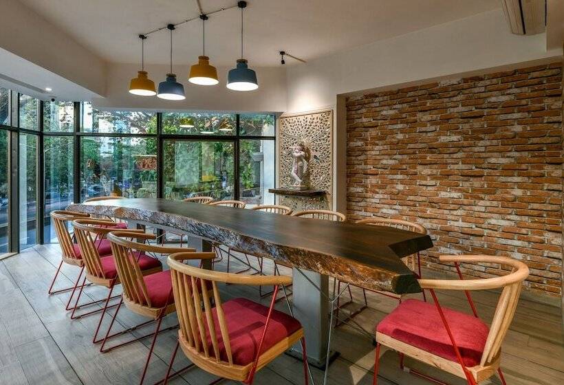 هتل Indie Stays, Bkc