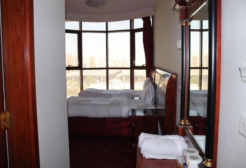 Отель Karam Taibah Almasi