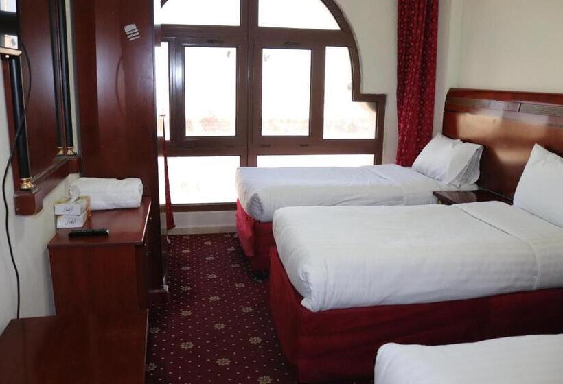 Отель Karam Taibah Almasi