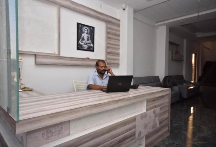 בית מלון כפרי Oyo 29437 Ramesh Inn