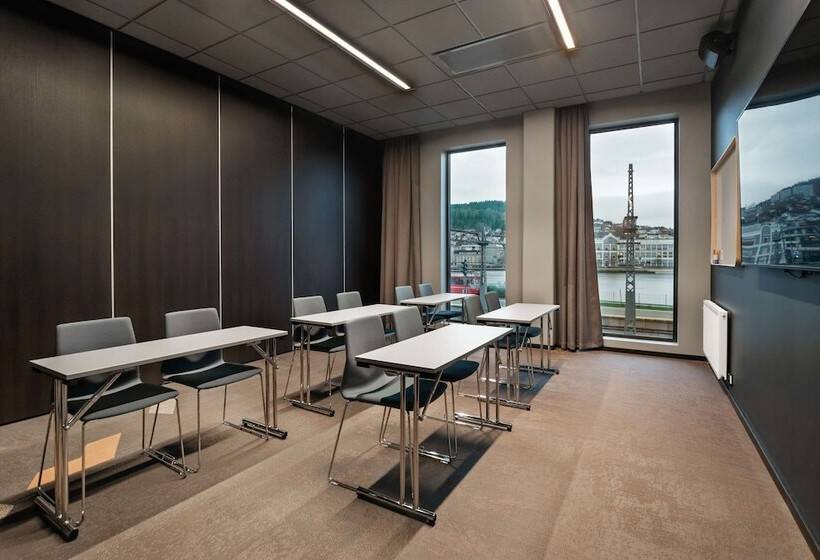 Quality Hotel River Station