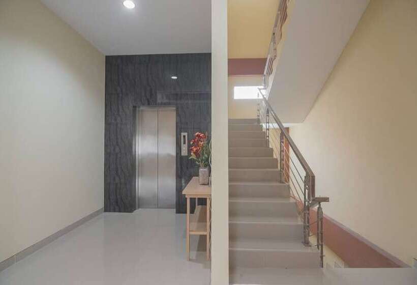 酒店 Reddoorz Near Islamic Center Samarinda