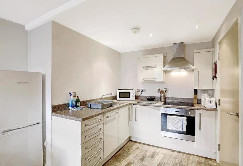 هتل Ur Stay Apartments Leicester