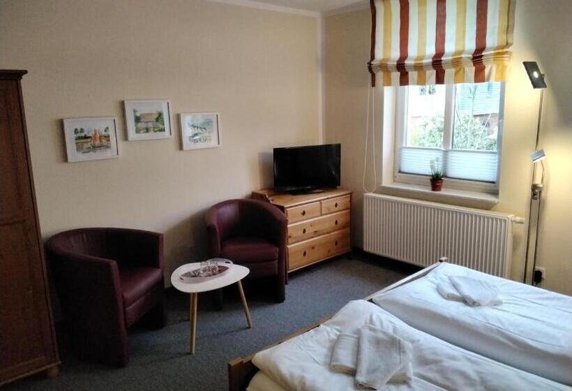 펜션 Am Weinbergschloss