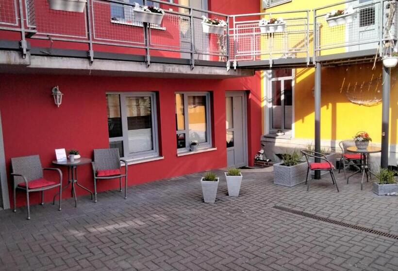 펜션 Am Weinbergschloss