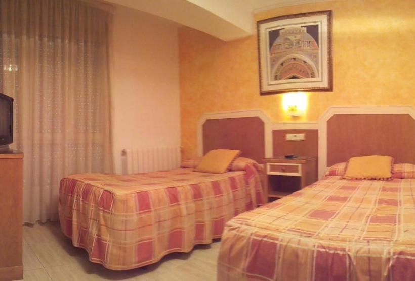 Пансион Hostal Conchi