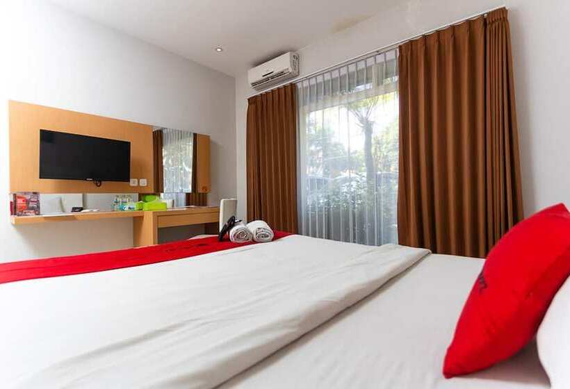ペンション Reddoorz Plus @ Idjen Boulevard Malang