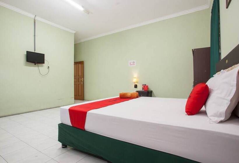 Пансион Reddoorz Syariah @ Janti Malang