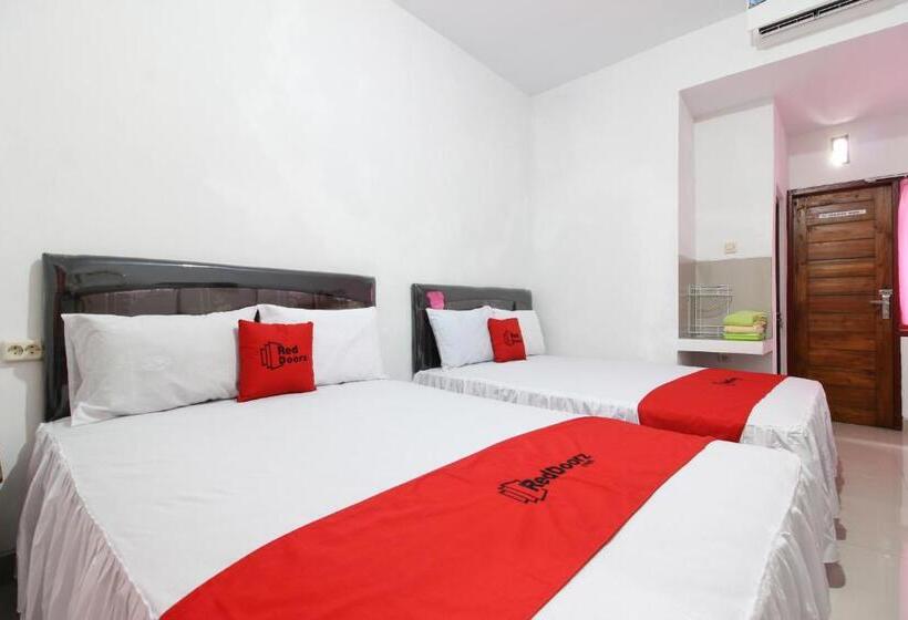 Пансион Reddoorz Syariah At Kebun Raya Yogyakarta