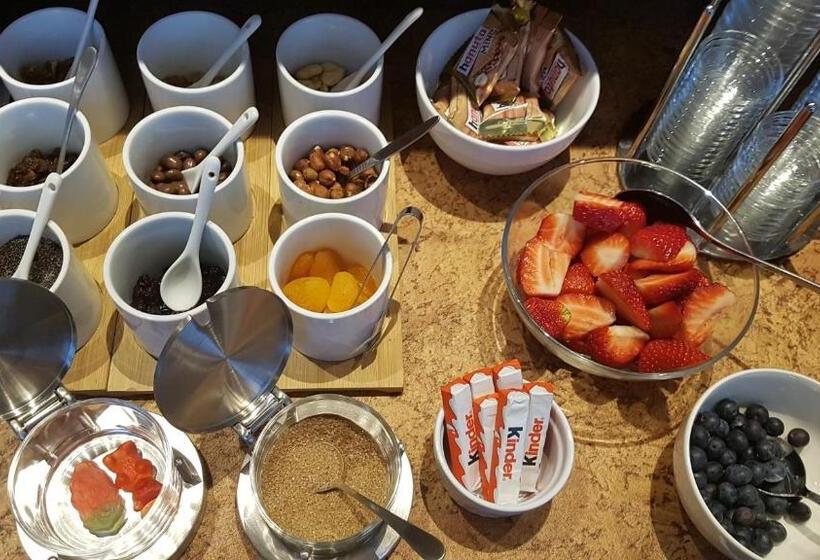 Schillers Hotel & Café   Garni