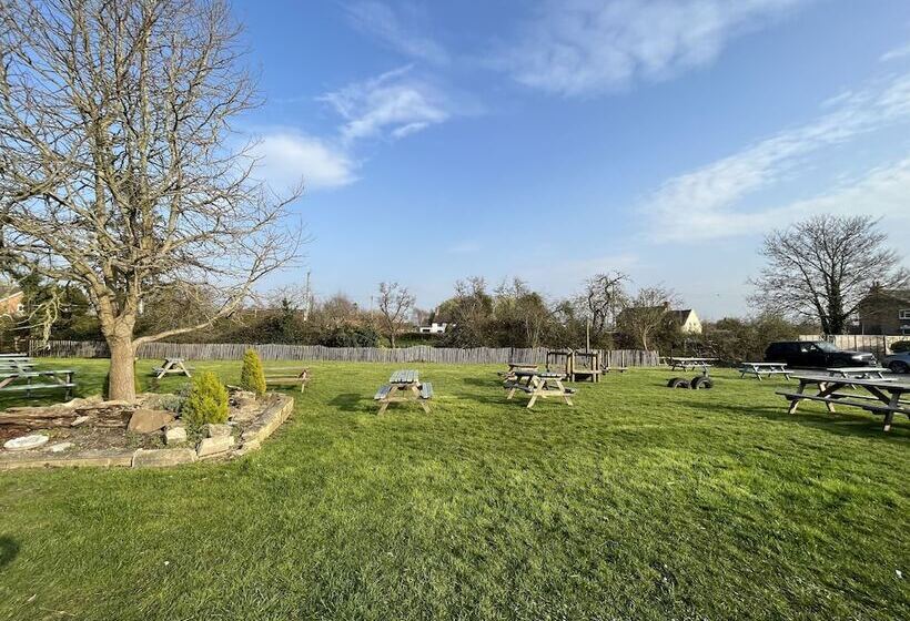 호스텔 The Ship Inn