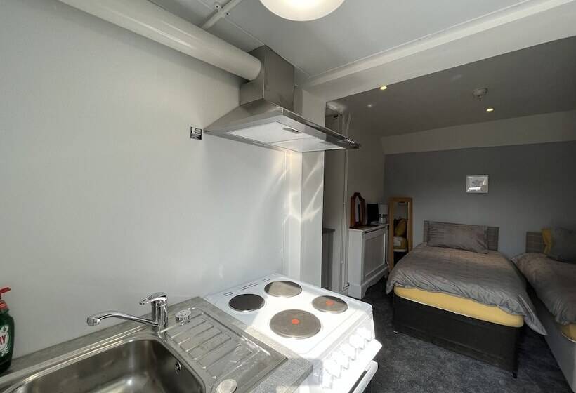 호스텔 The Ship Inn