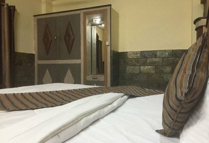 בית מלון כפרי Kings Inn