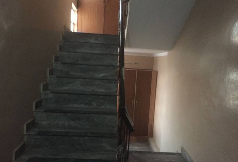 בית מלון כפרי Kings Inn