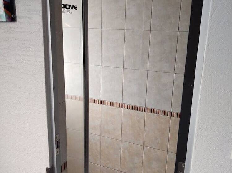 Loove Hotel   Adults Only