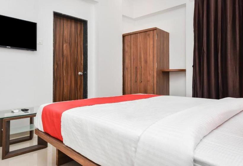 ホテル Oyo 30317 The Address