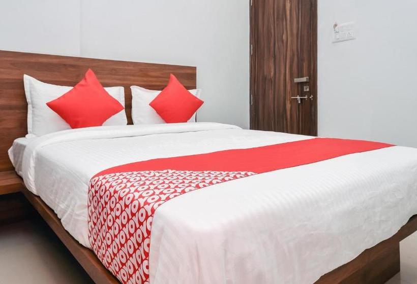 ホテル Oyo 30317 The Address