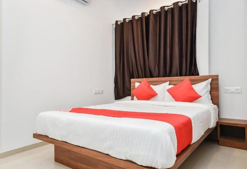 ホテル Oyo 30317 The Address