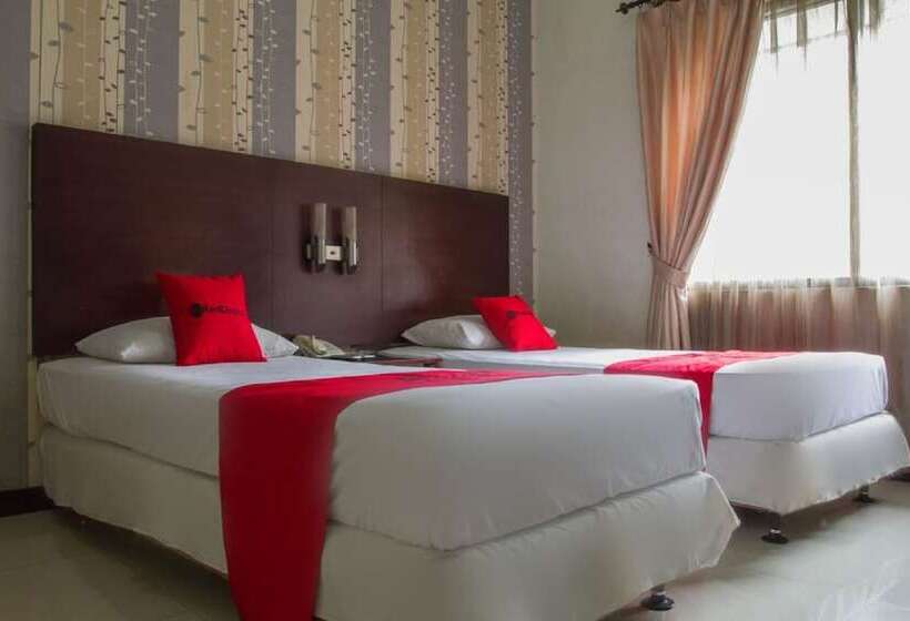 ホテル Reddoorz @ Cikutra 3