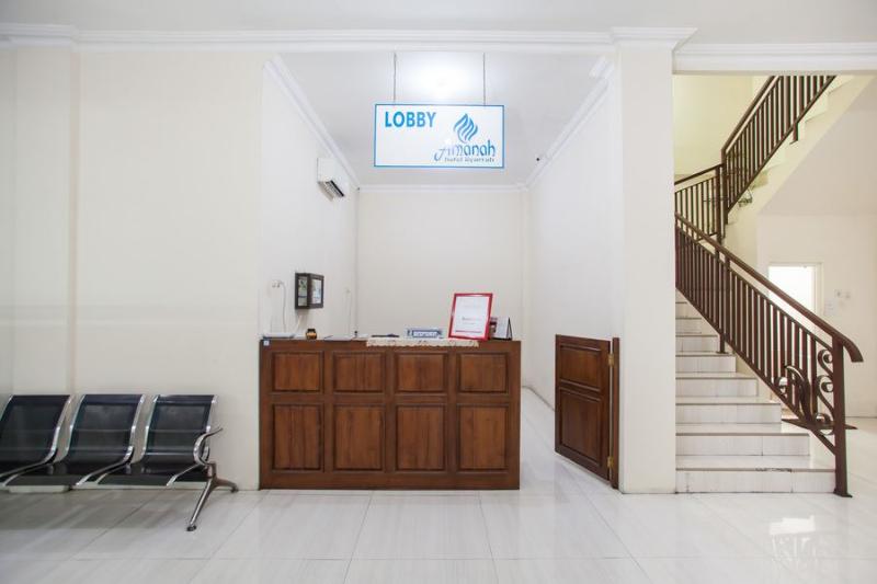 Отель Reddoorz Near Alun Alun Bangil