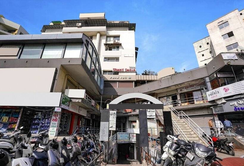 Fabhotel Shanti Sadan