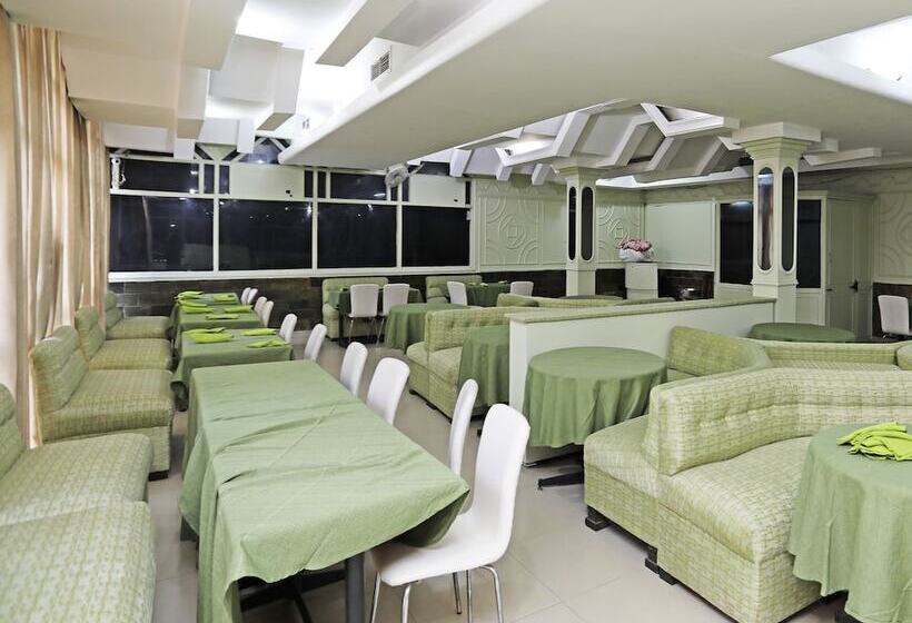 Oyo 29566 Hotel Mid Town