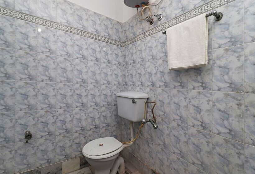 Oyo 29566 Hotel Mid Town