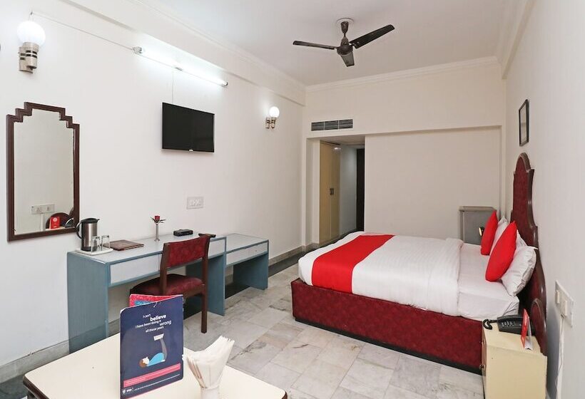 Oyo 29566 Hotel Mid Town