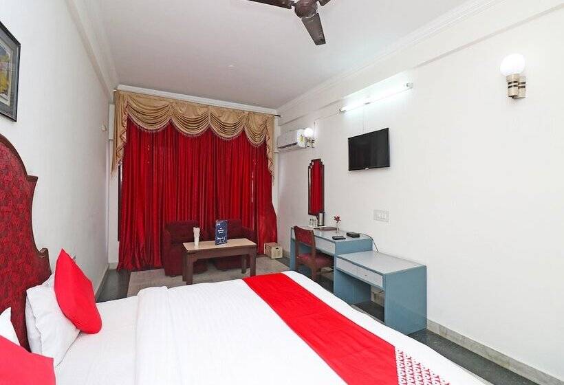 Oyo 29566 Hotel Mid Town