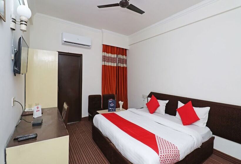 Oyo 29566 Hotel Mid Town