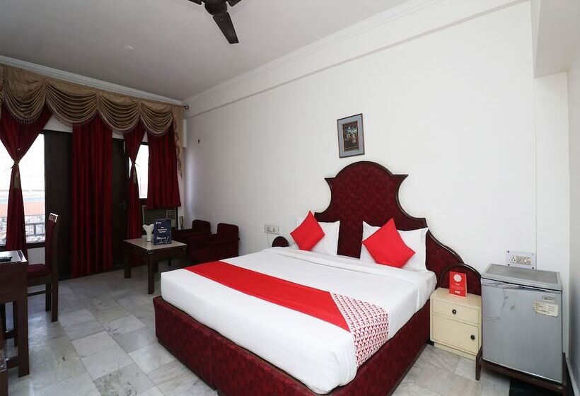 Oyo 29566 Hotel Mid Town