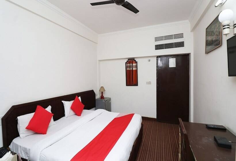 Oyo 29566 Hotel Mid Town