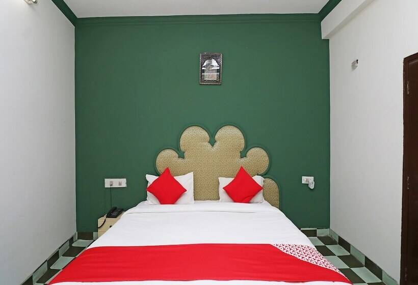 Oyo 29566 Hotel Mid Town