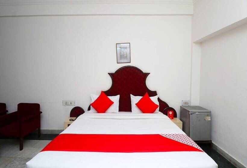 Oyo 29566 Hotel Mid Town